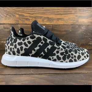 adidas swift run women's raw black and white